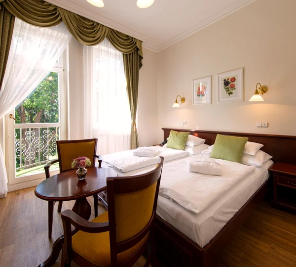 Doppelzimmer mit Balkon